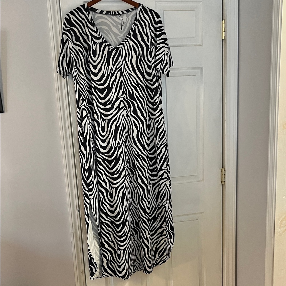 Elegant Black and White Zebra Maxi Dress